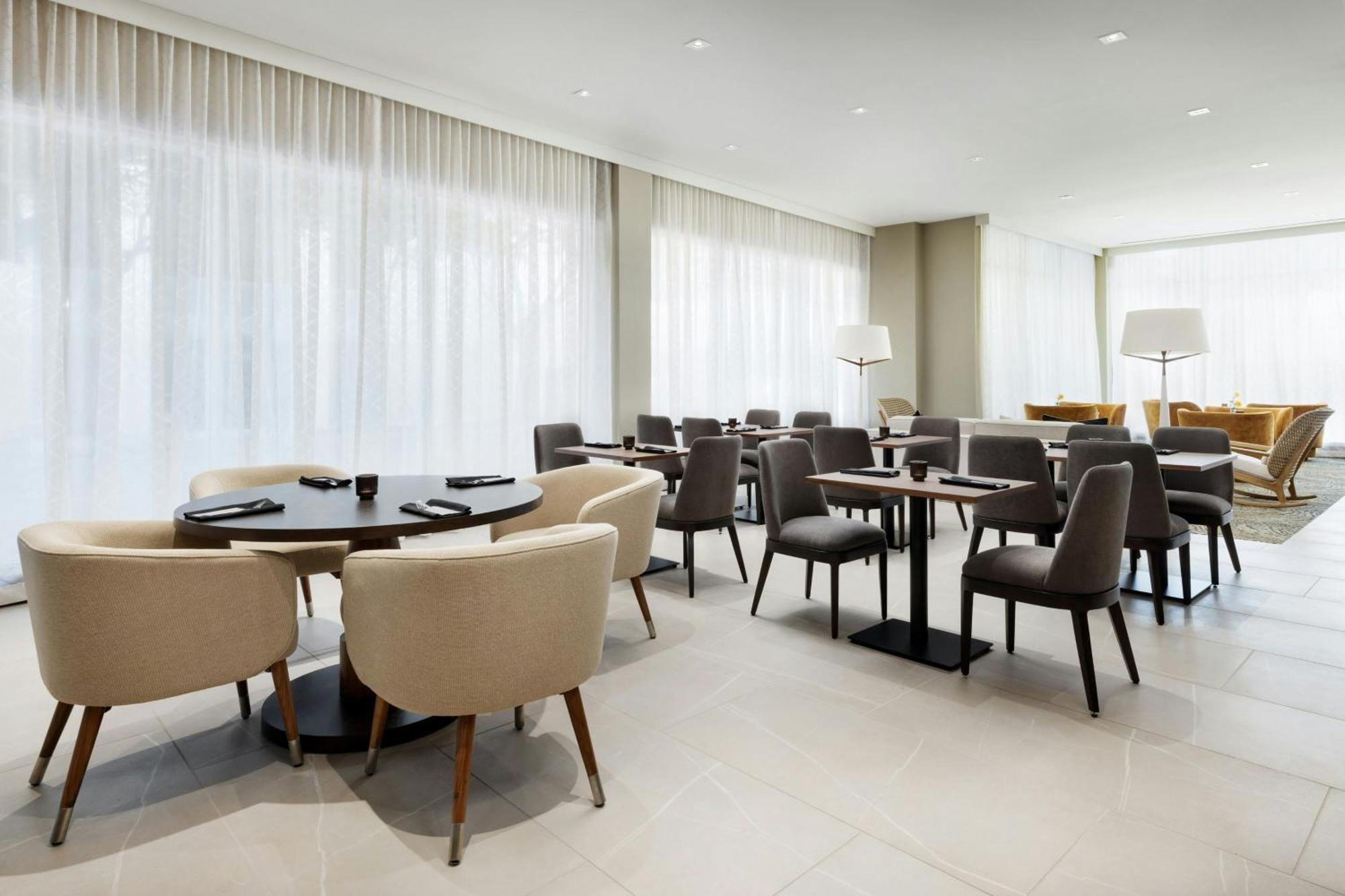Ac Hotel By Marriott 호놀룰루 외부 사진